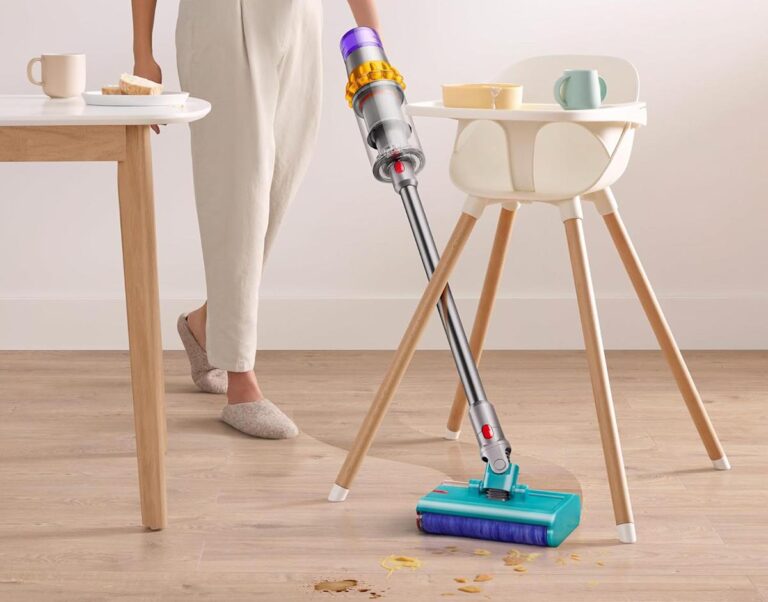 This Dyson Inalfless Vacuum and Mop has more than $ 150 discount for the sale of Amazon Spring