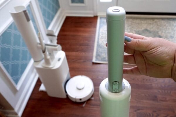 Finally, I found a robot and a hand vacuum combo that is ideal for apartments inhabitants