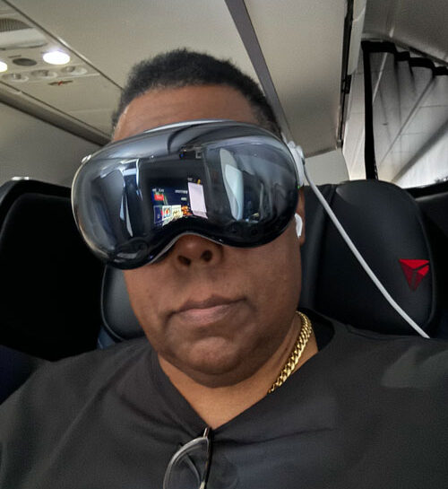 Altitious productivity: Why Apple Vision Pro Transforma air trips in my last work space