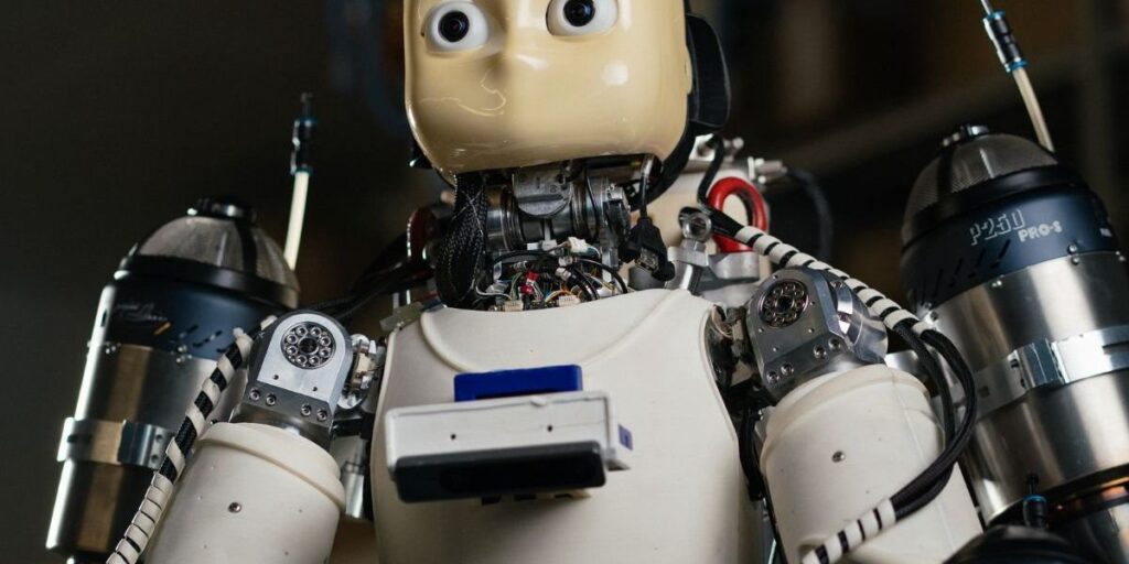 Reaction robot, trunk drone and more