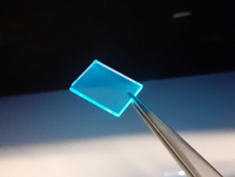 Chemicals create magnets of light that remain active for hours
