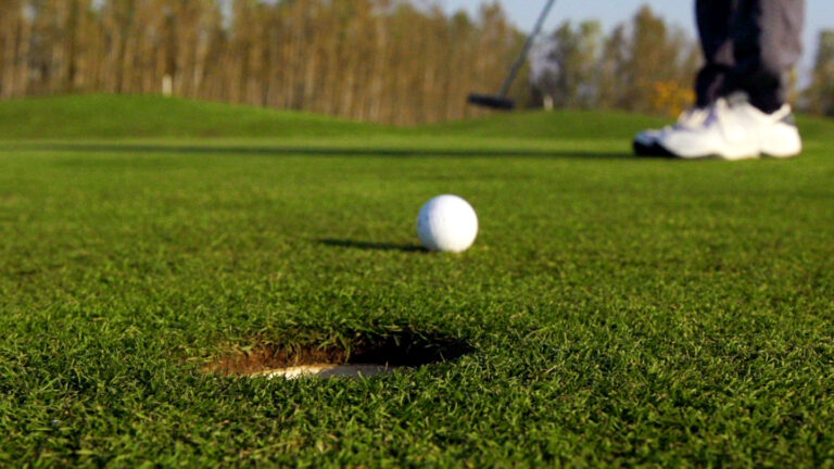 There’s math behind this maddening golf mishap