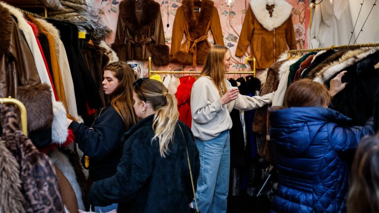 Record 187 million shoppers expected for Black Friday weekend